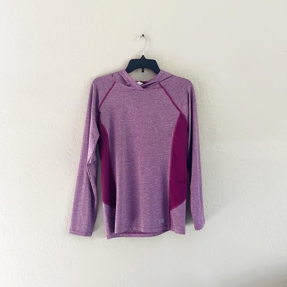 (5/$25 SALE‎ ✅) Under Armour Heat Gear Hooded Maroon Athletic Top - Picture 1 of 8